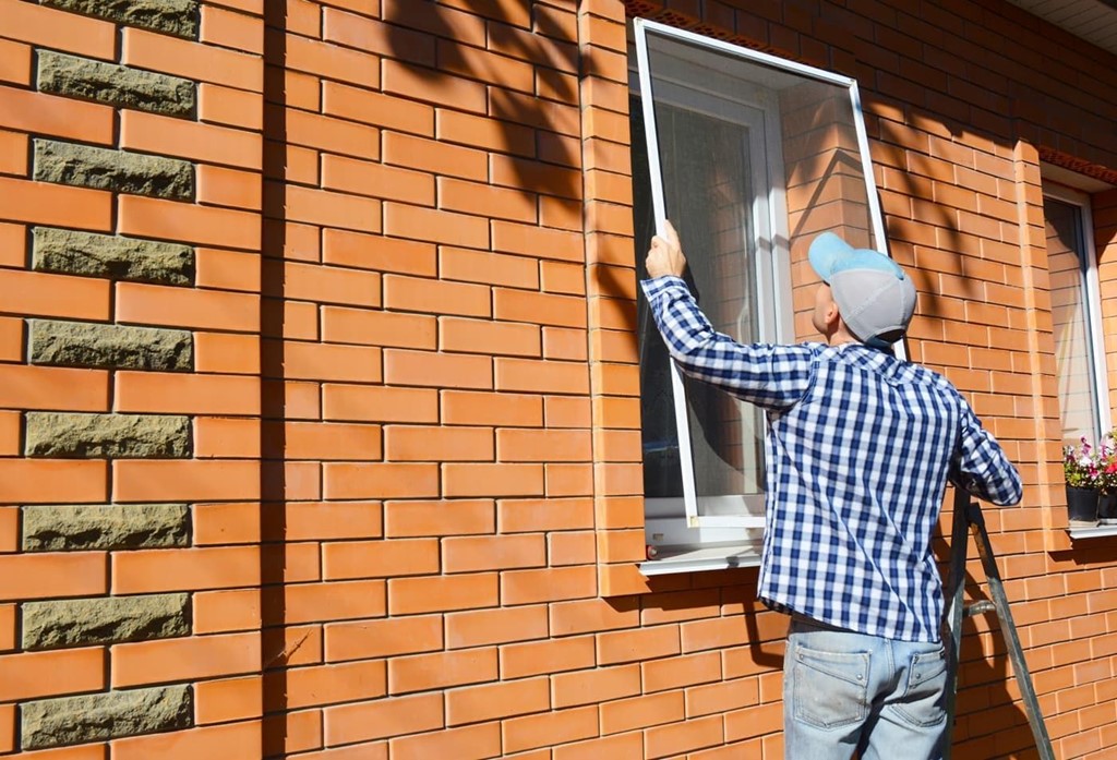 ¿Todavía no ha instalado una mosquitera en su hogar? ¡Contacte con Aperta!